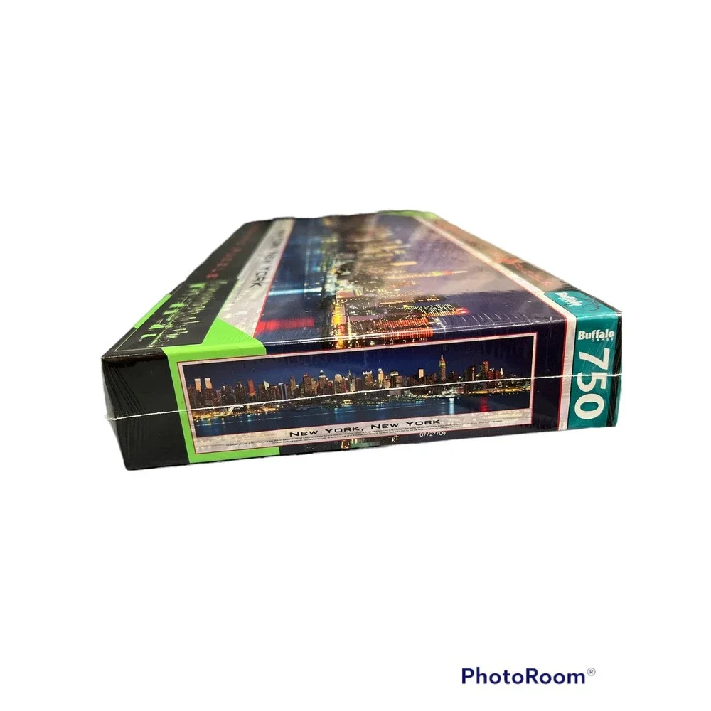 NIB - New York, New York - Glow in the Dark - Panoramic Puzzle